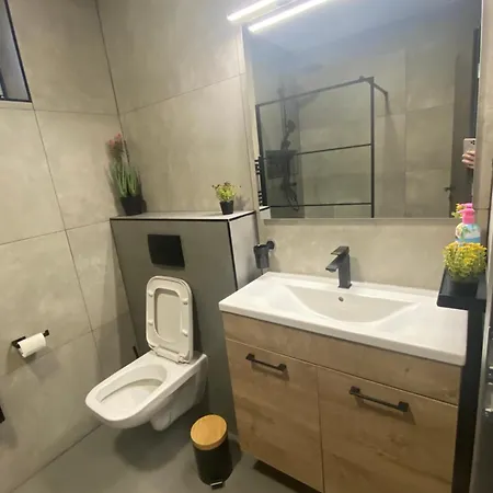 Waikiki House With Jacuzzi Appartamento *