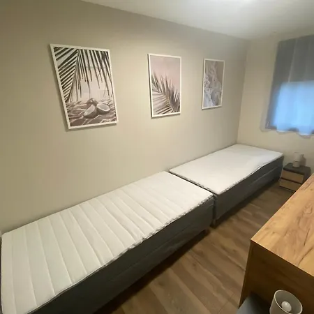 아파트 Waikiki House With Jacuzzi