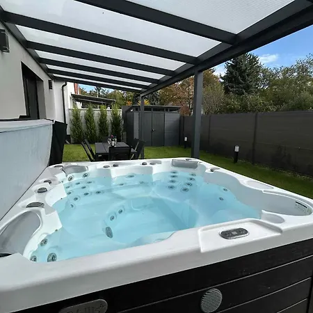 Daire Waikiki House With Jacuzzi *