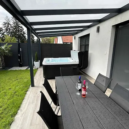 Waikiki House With Jacuzzi * Σίοφοκ