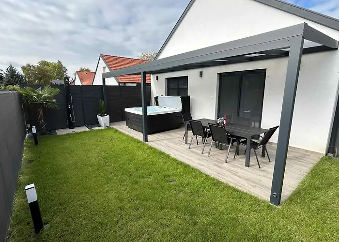 Waikiki House With Jacuzzi Σίοφοκ