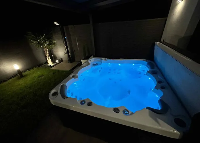 Waikiki House With Jacuzzi Siófok